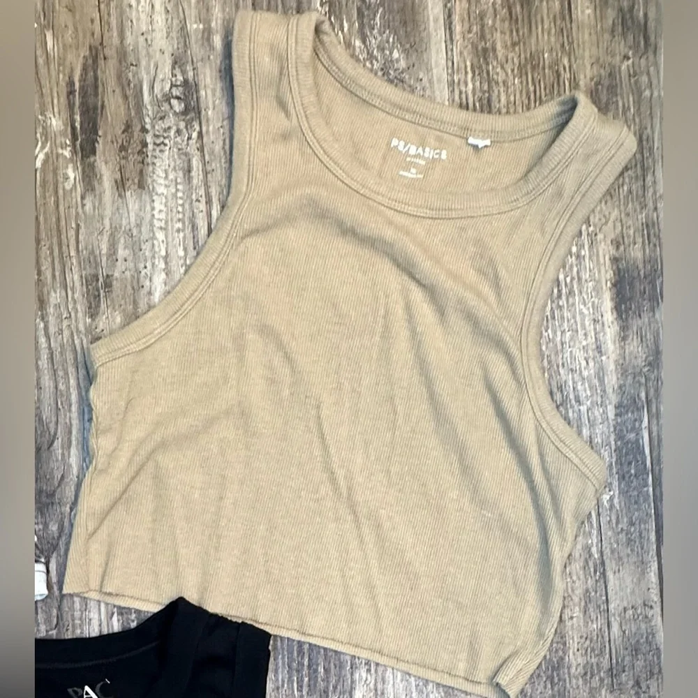 Lot of 3 black, black & white tie dye, tan sleeveless crop tops juniors‎ XS - Picture 3 of 12